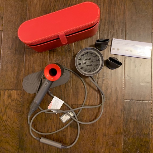 Dyson Supersonic Hair Dryer - Picture 2 of 5